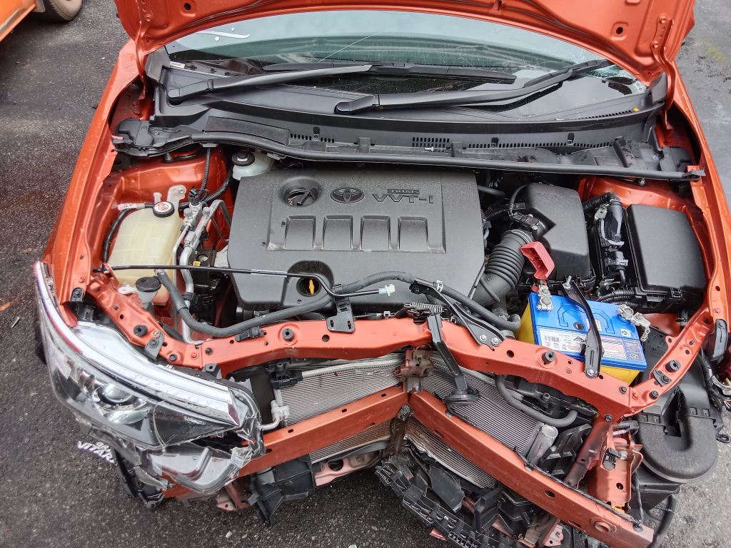 P5837 - Toyota corolla hatchback 2018 orange Wrecking - Image 2