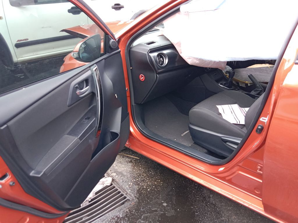 P5837 - Toyota corolla hatchback 2018 orange Wrecking - Image 8