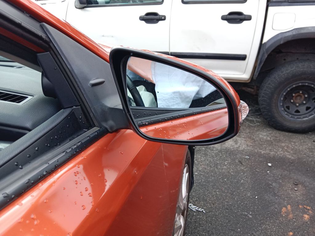 P5837 - Toyota corolla hatchback 2018 orange Wrecking - Image 12