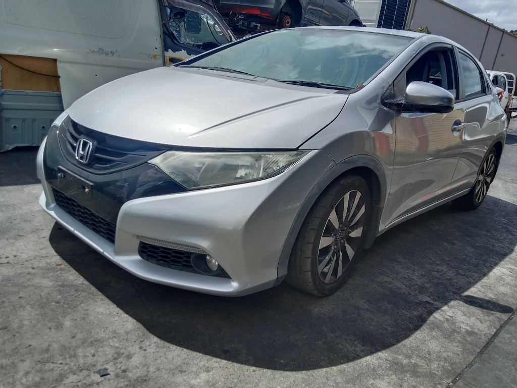 P5846 - Honda Civic 2013 Silver Wrecking - Image 3