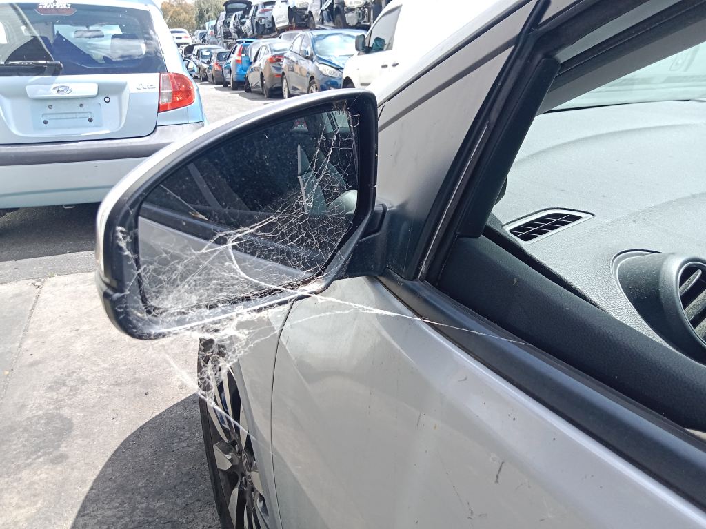 P5846 - Honda Civic 2013 Silver Wrecking - Image 4