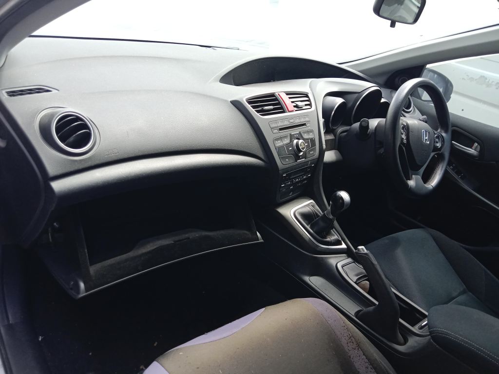 P5846 - Honda Civic 2013 Silver Wrecking - Image 11