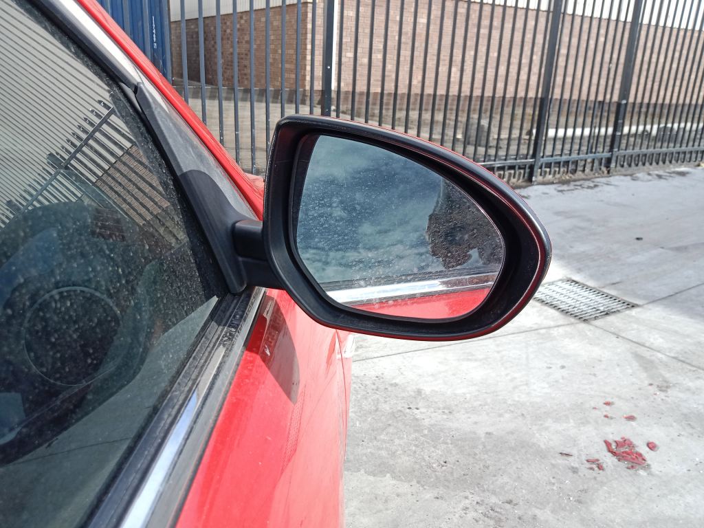 P5848 - Mazda 6 2009 Red Wrecking - Image 3