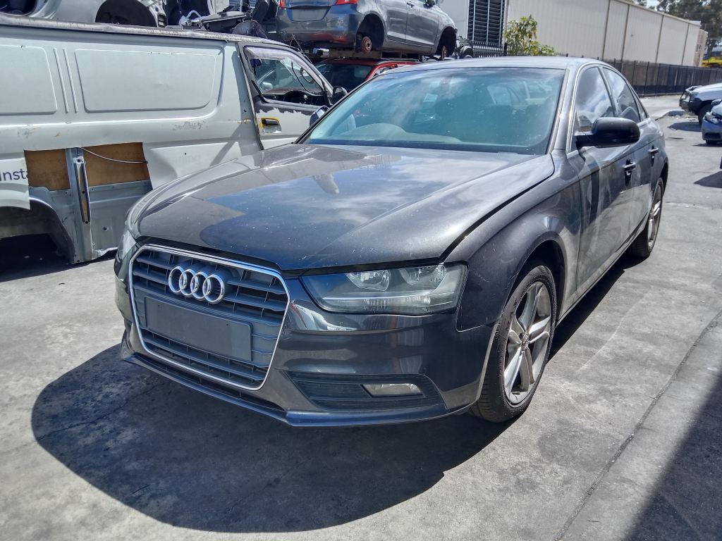 P5849 - Audi A4 2013 Grey Wrecking