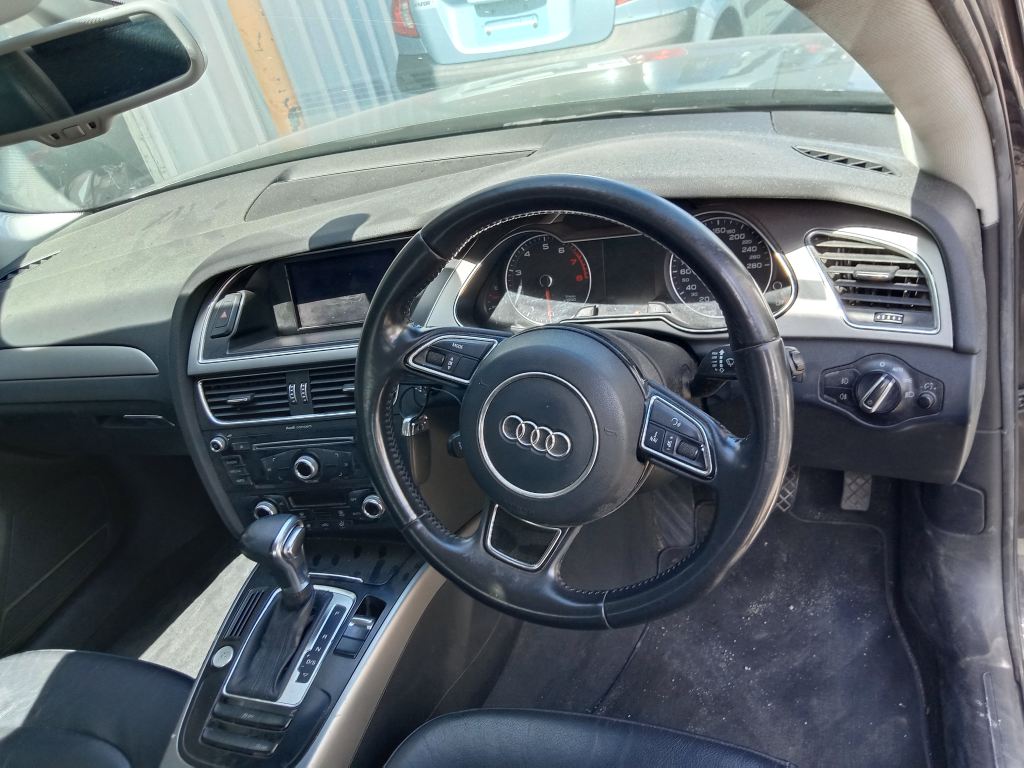 P5849 - Audi A4 2013 Grey Wrecking - Image 12