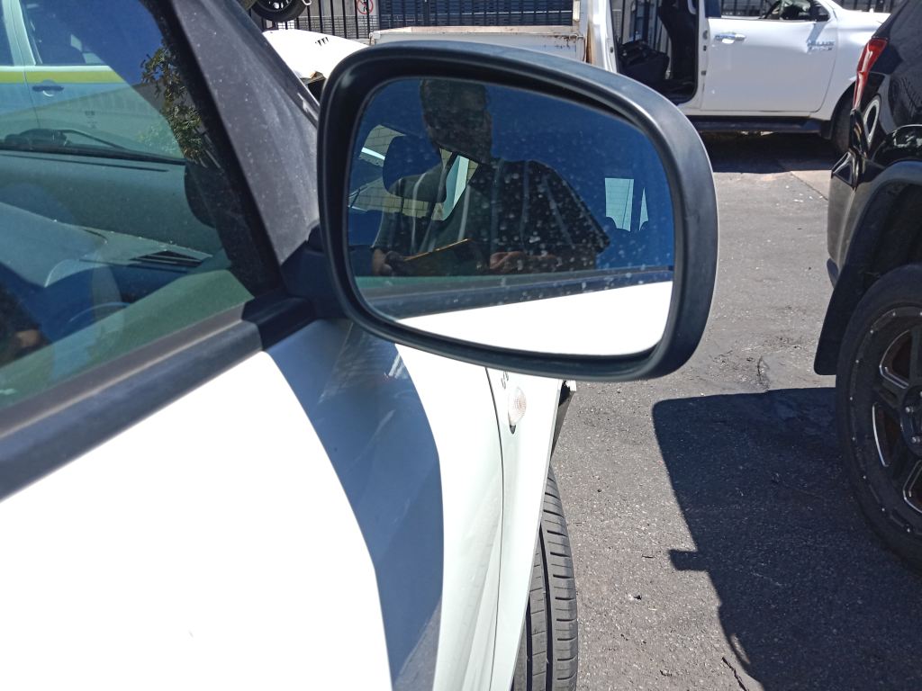 P5853 - Suzuki Swift 2007 White Wrecking - Image 8